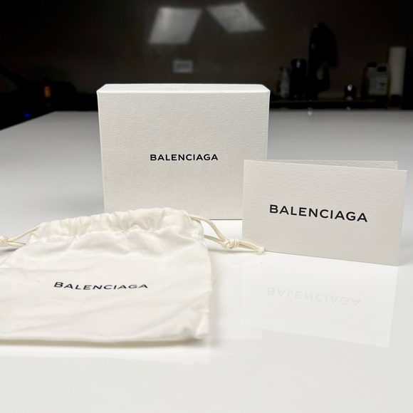 Balenciaga set of 3 items box, dust bag and booklet - Picture 1 of 2